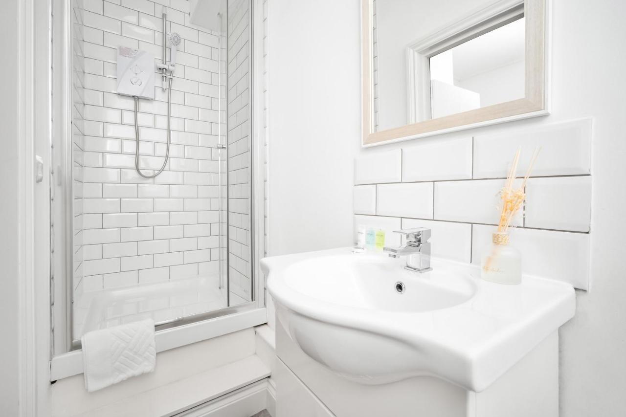 Beautiful Waterside Apartment - Parking - Perry Barr - Top Rated Birmingham Exteriör bild