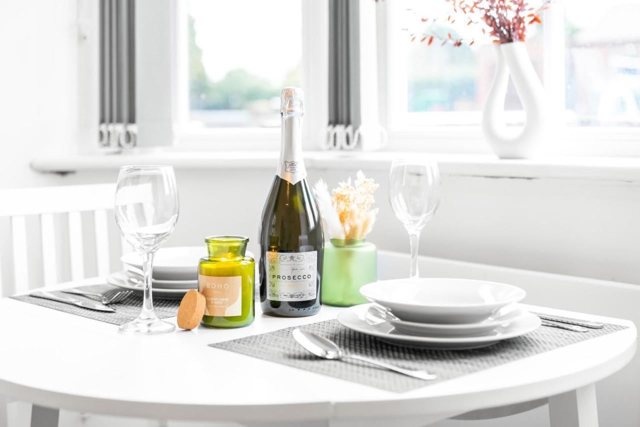 Beautiful Waterside Apartment - Parking - Perry Barr - Top Rated Birmingham Exteriör bild