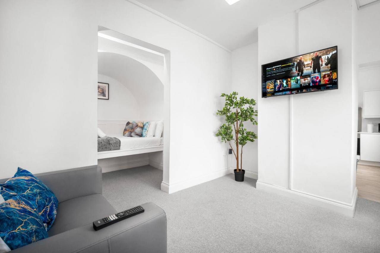 Beautiful Waterside Apartment - Parking - Perry Barr - Top Rated Birmingham Exteriör bild