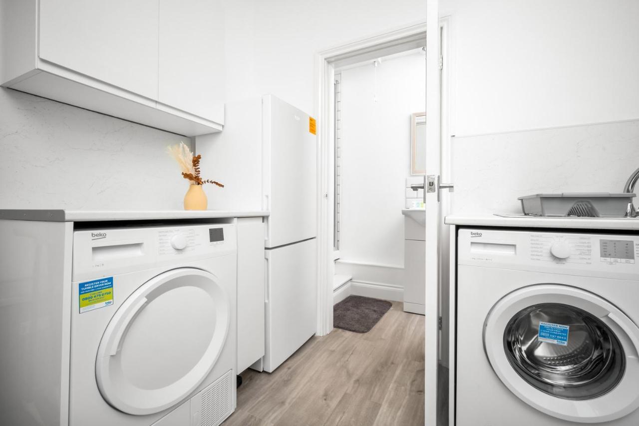 Beautiful Waterside Apartment - Parking - Perry Barr - Top Rated Birmingham Exteriör bild